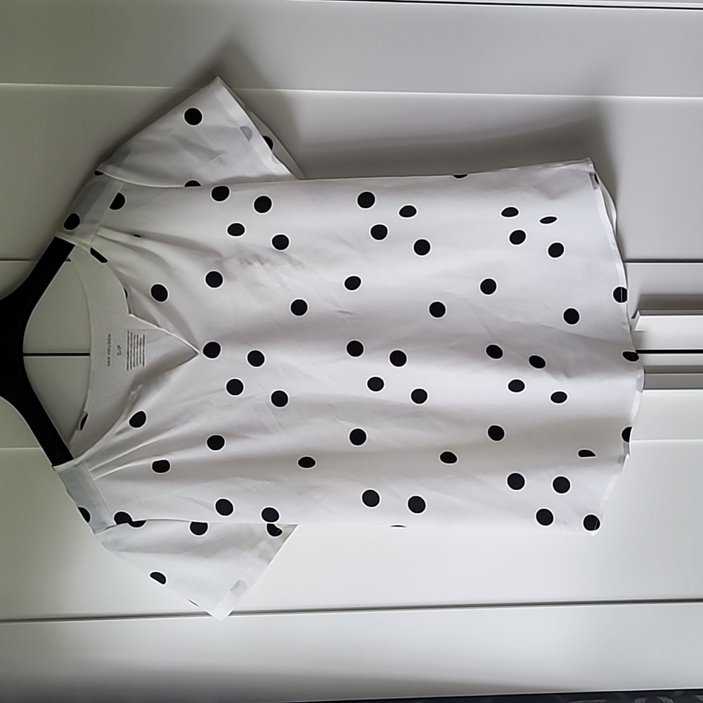 EUC Van Heusen blouse size S/P